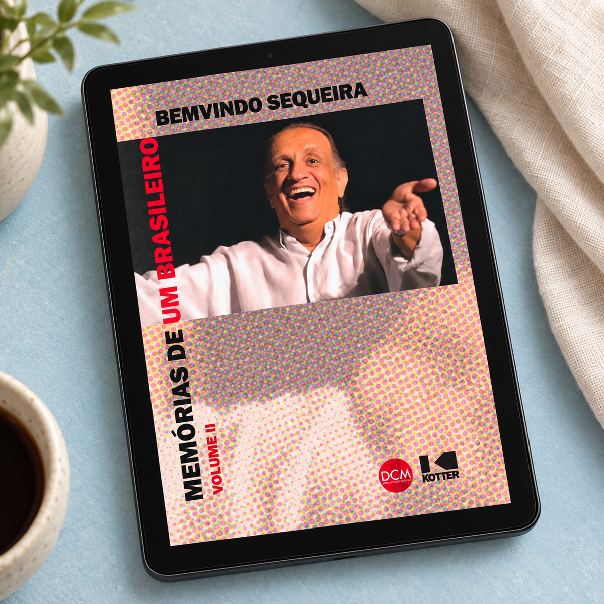 Detalhe da capa do volume II de Memórias de um brasileiro em tablet.